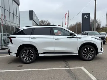 Купить Changan CS75 Plus, III Белый 2.0 AT (226 л.с.) от 3799900 ₽. в Самаре