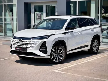 Купить Changan CS75 Plus, III Белый 2.0 AT (226 л.с.) от 3249900 ₽. в Самаре
