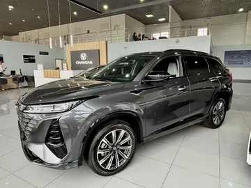 Купить Changan CS75 Plus, III Серый 2.0 AT (226 л.с.) от 3249900 ₽. в Самаре