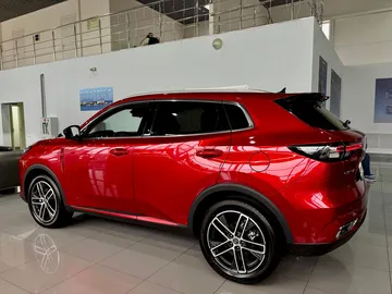 Купить Changan UNI-S (CS55 Plus), I Красный 1.5 AMT (181 л.с.) от 3009900 ₽. в Самаре