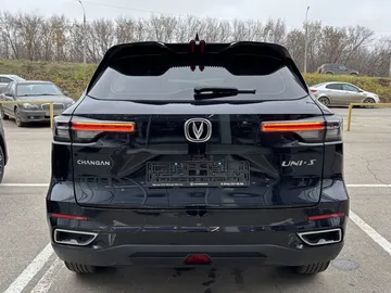 Купить Changan UNI-S (CS55 Plus), I Черный 1.5 AMT (181 л.с.) от 2609900 ₽. в Самаре