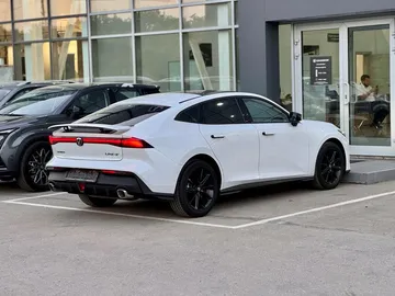 Купить Changan UNI-V, I Белый 1.5 AMT (181 л.с.) от 3159900 ₽. в Самаре