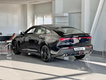 Купить Changan UNI-V, I Черный 1.5 AMT (181 л.с.) от 3159900 ₽. в Самаре