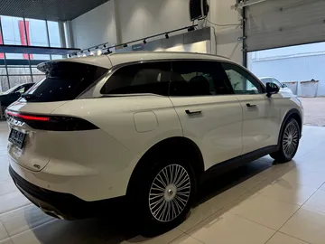 Купить Chery Tiggo 9, I Белый 2.0 AT (245 л.с.) 4WD от 3899000 ₽. в Самаре